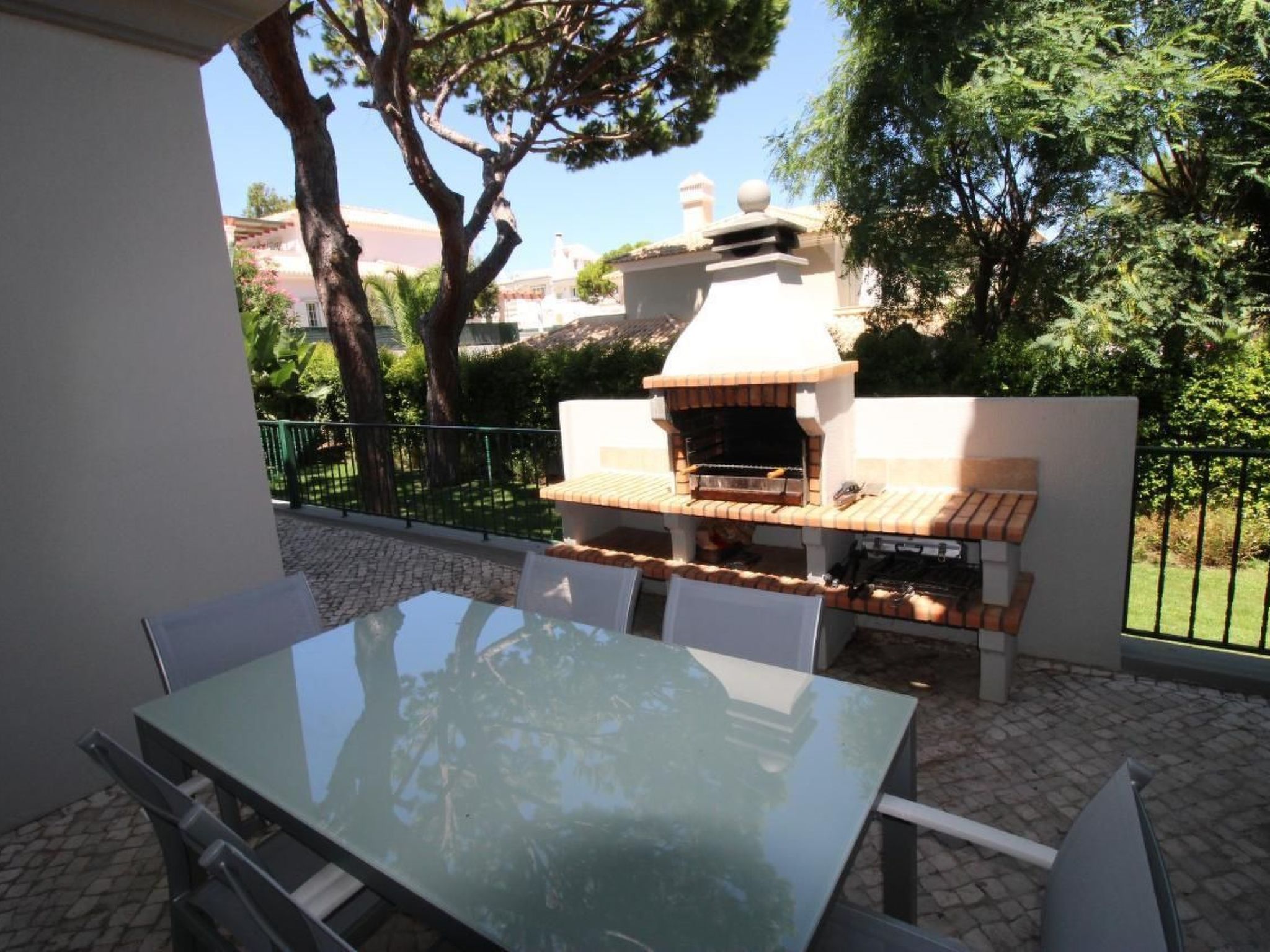 In Almancil mit Garten, Grill und Terrasse-Image-tags.info