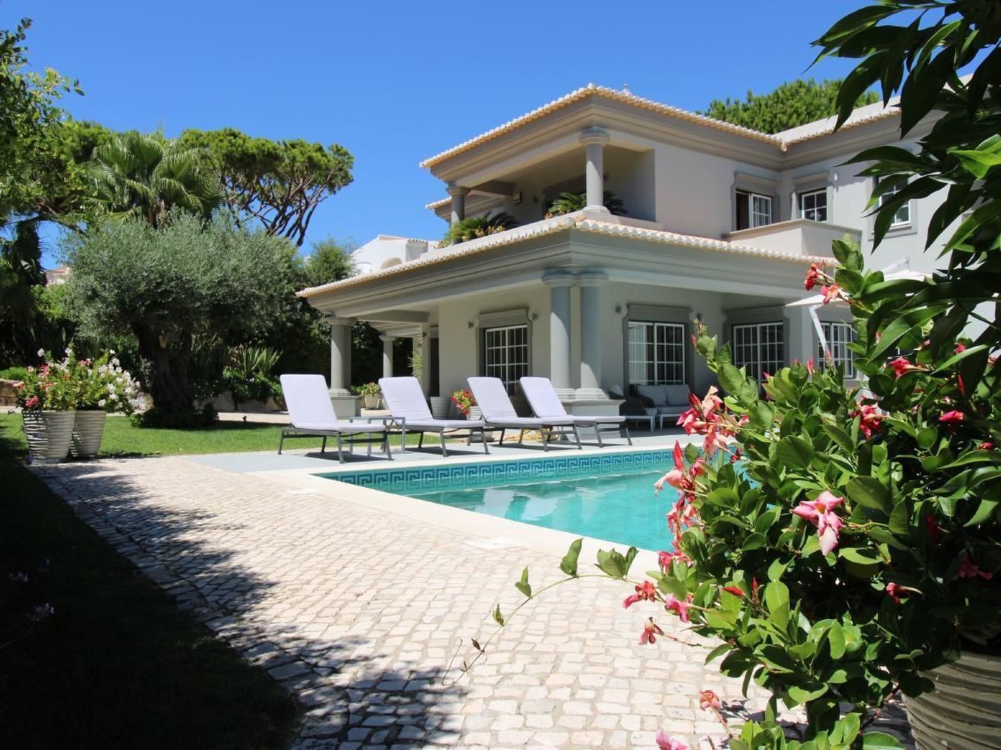 In Almancil mit Garten, Grill und Terrasse-Image-tags.info