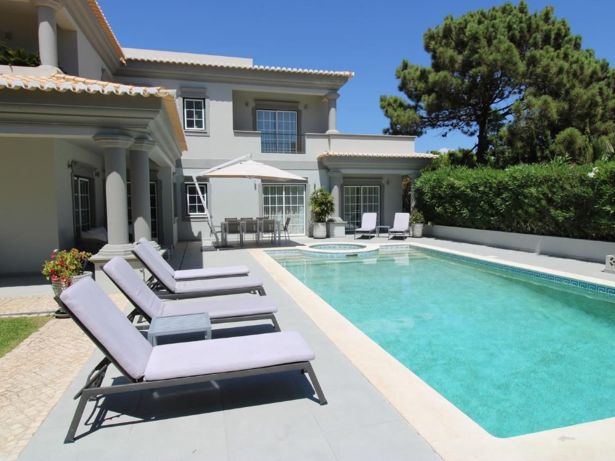 In Almancil mit Garten, Grill und Terrasse-Dehors