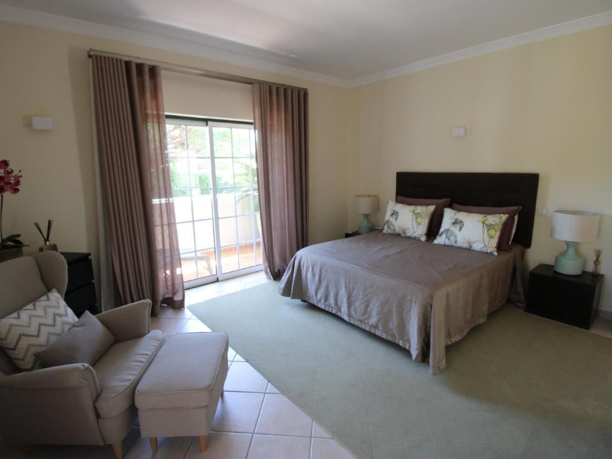 In Almancil mit Garten, Grill und Terrasse-Dedans