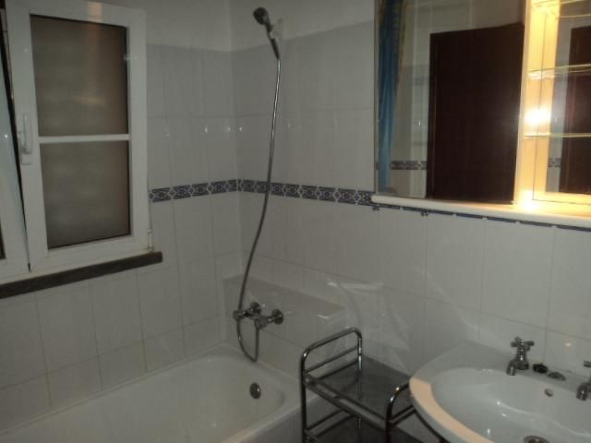 Mit Balkon, Terrasse und Außenpool-Binnen