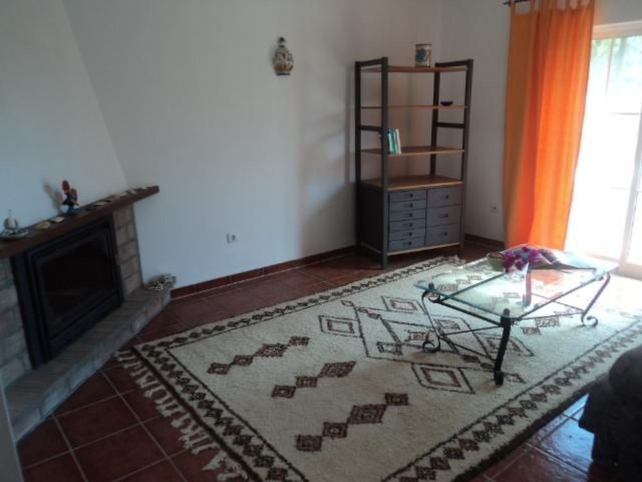 Mit Balkon, Terrasse und Außenpool-Binnen