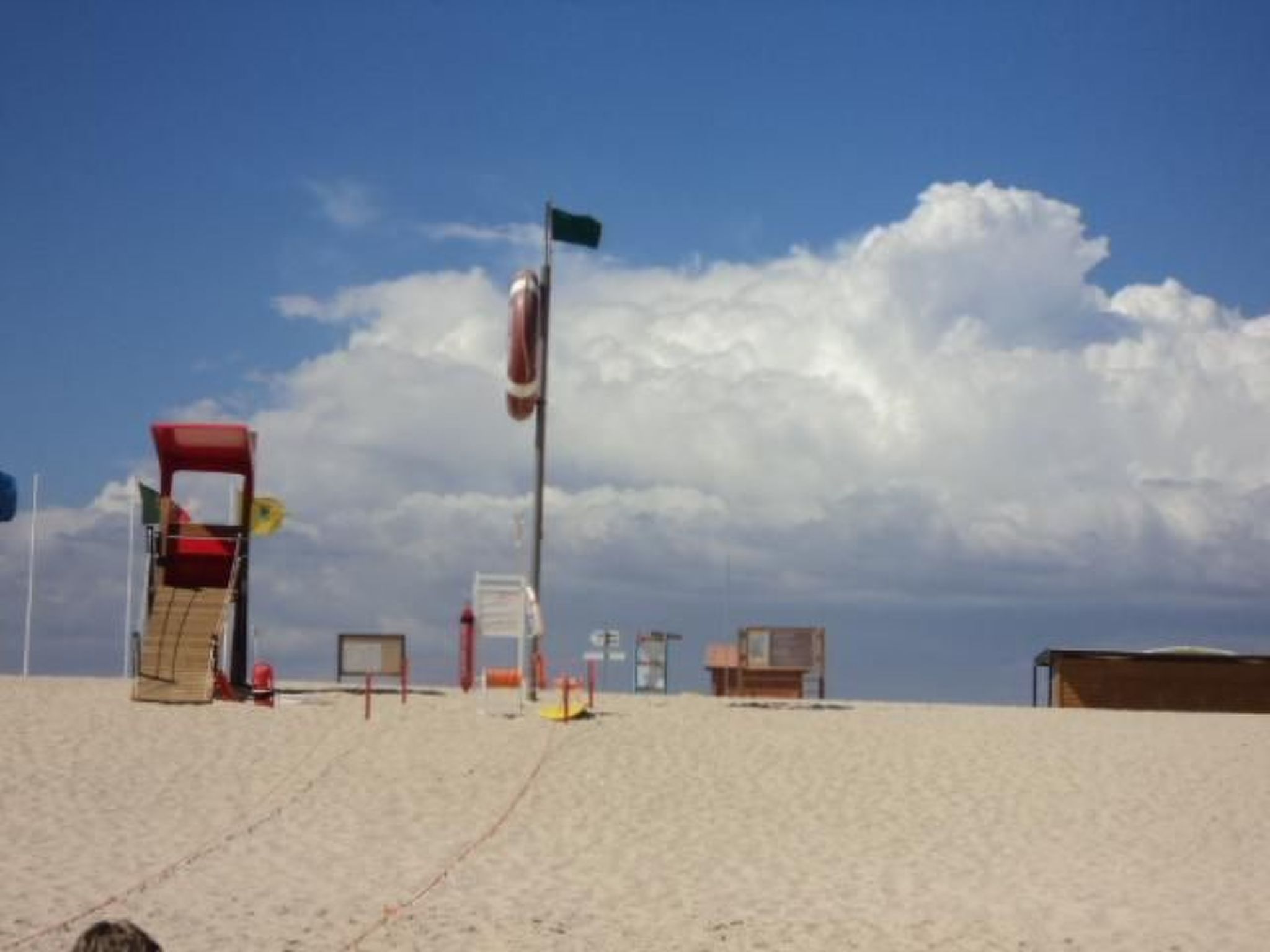 Mit Balkon, Terrasse und Außenpool-Binnen