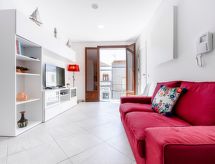 Licht appartement in hartje Tavira, vlakbij strand en historisch centrum - thumbnail 1