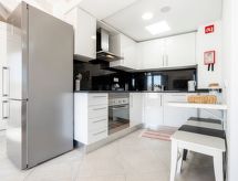 Licht appartement met zonneterras in hartje Tavira, 350m tot centrum - thumbnail 4