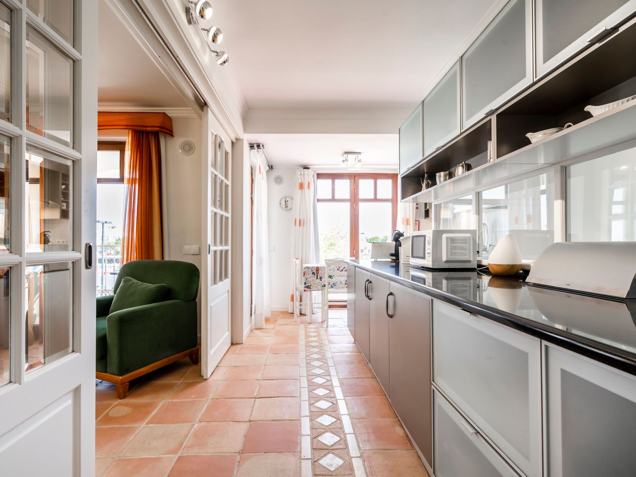 Haus am Flussufer-Binnen