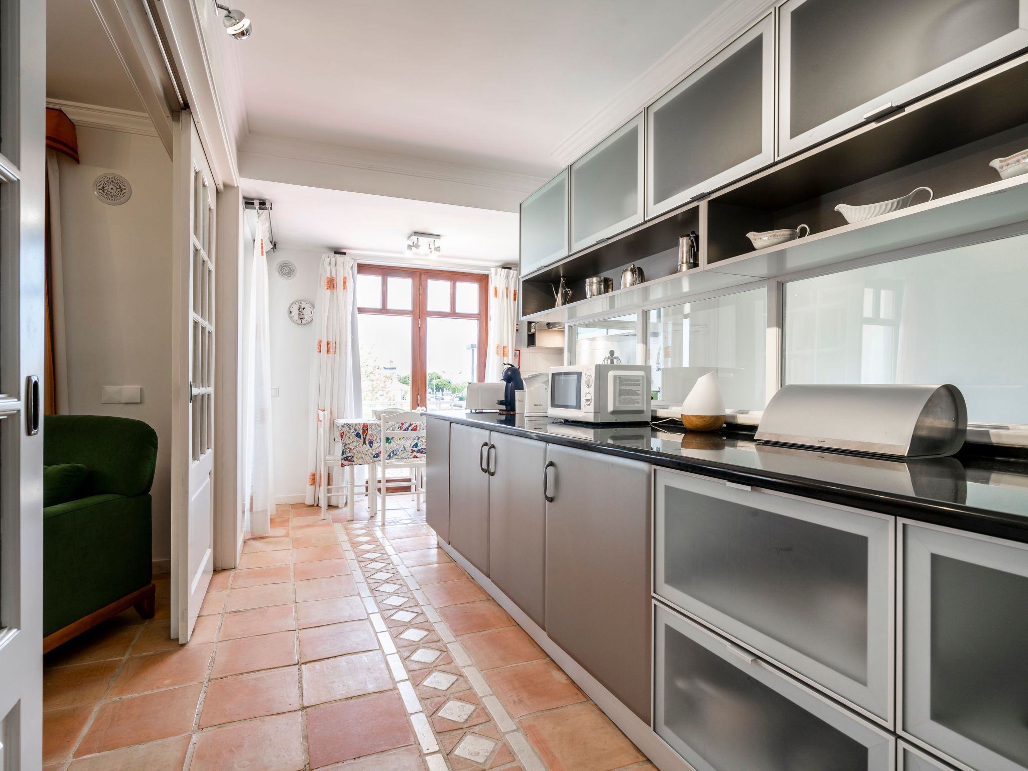 Haus am Flussufer-Binnen