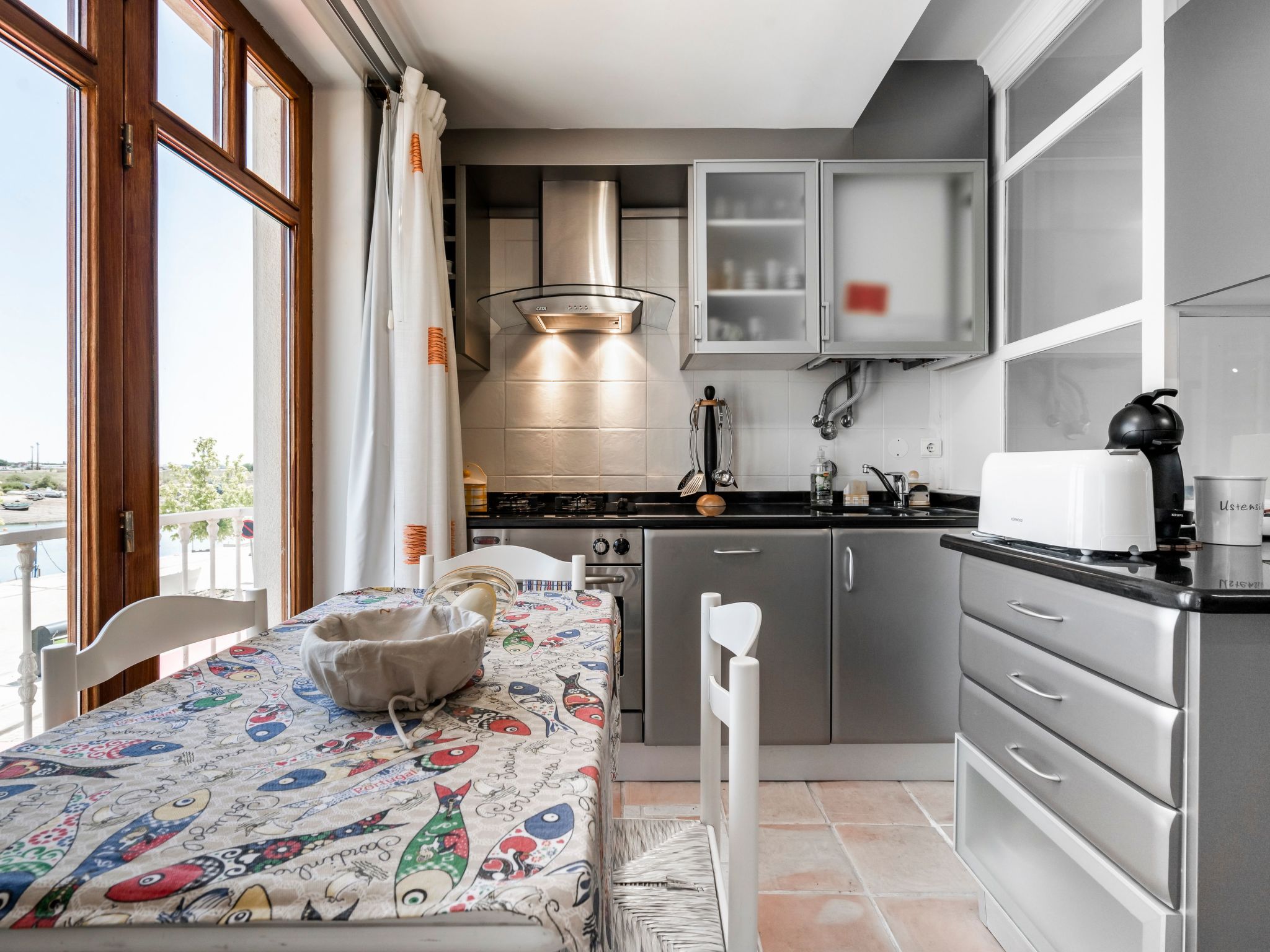 Haus am Flussufer-Binnen