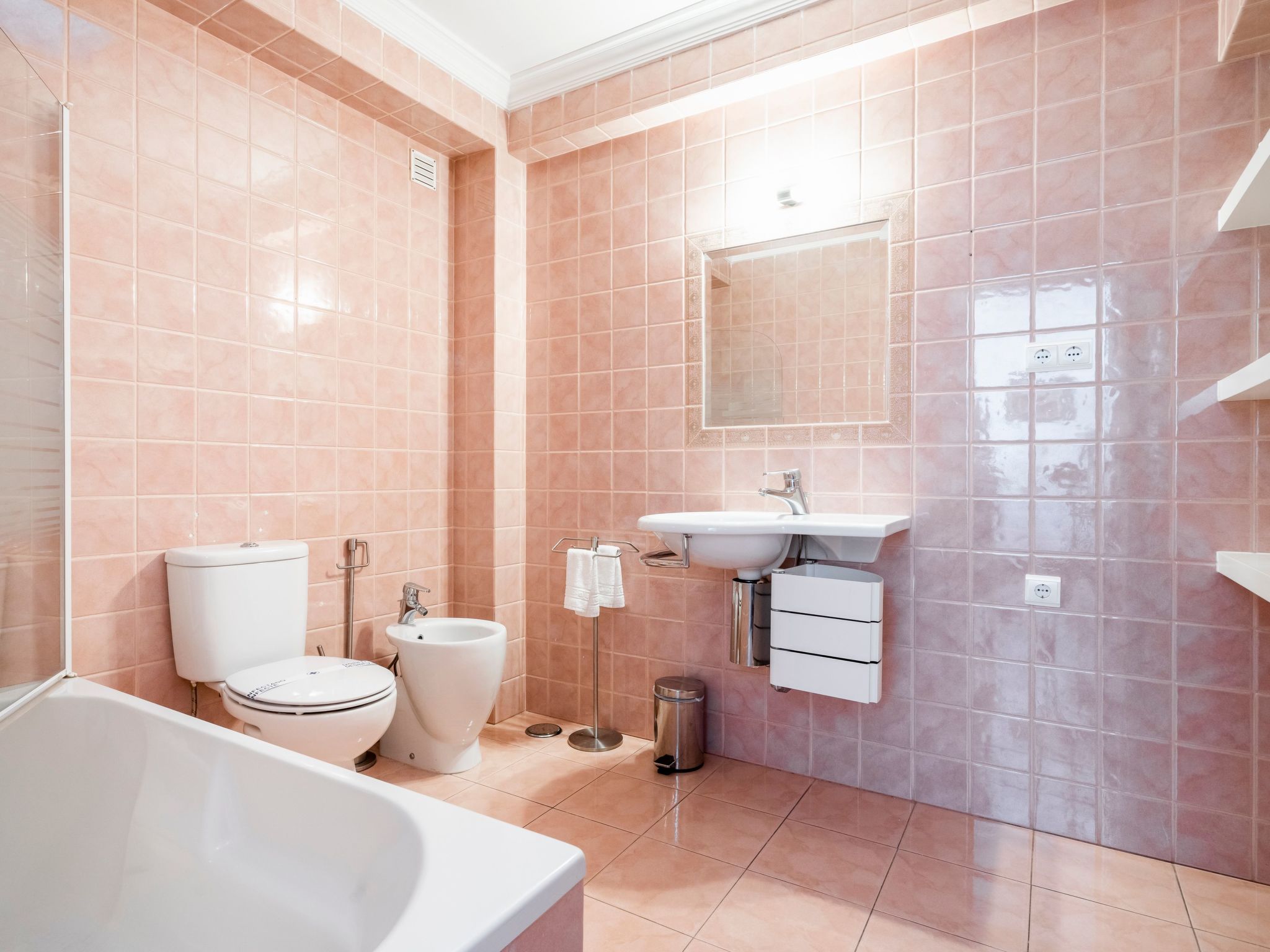 Haus am Flussufer-Binnen