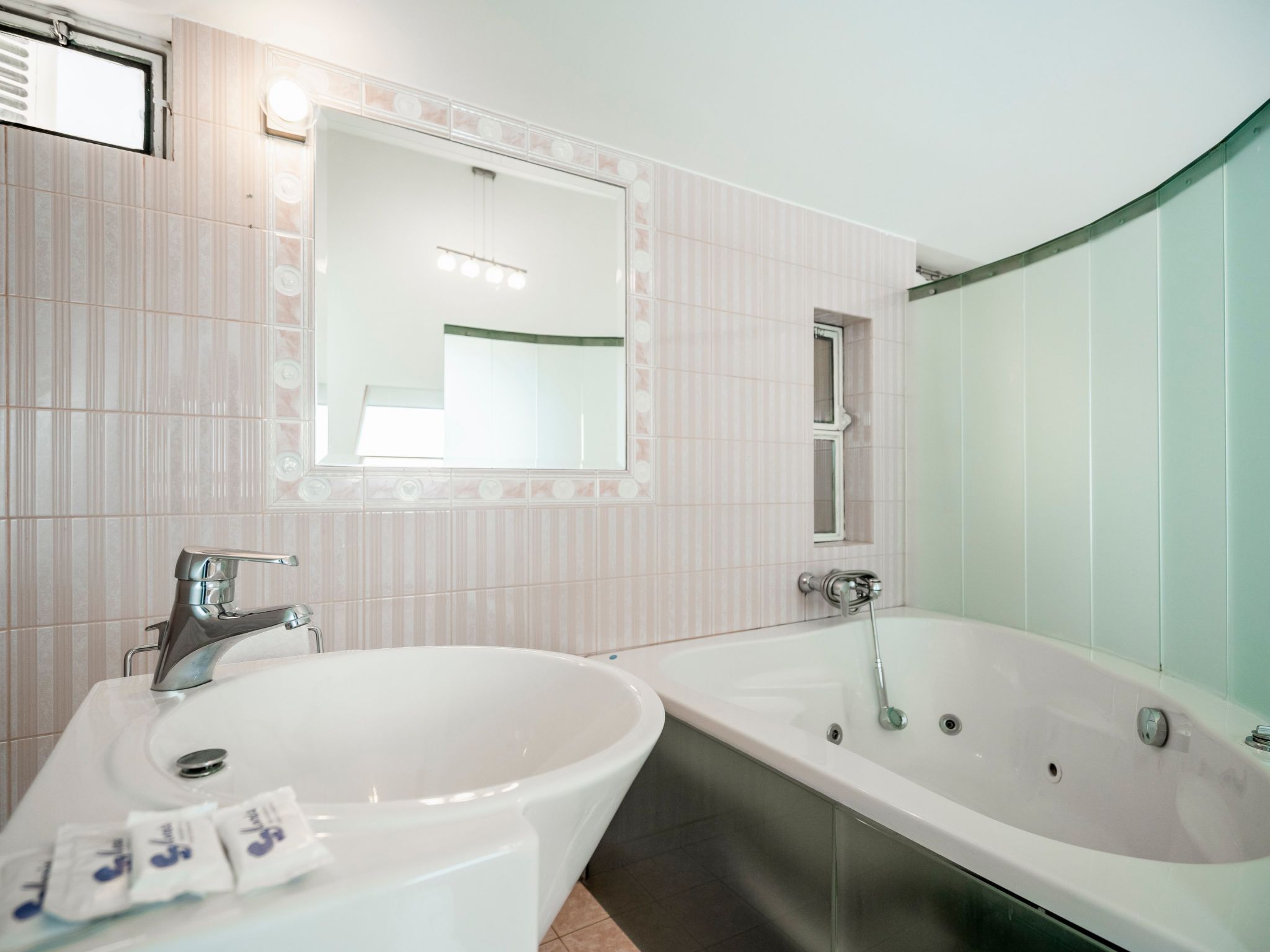 Haus am Flussufer-Binnen