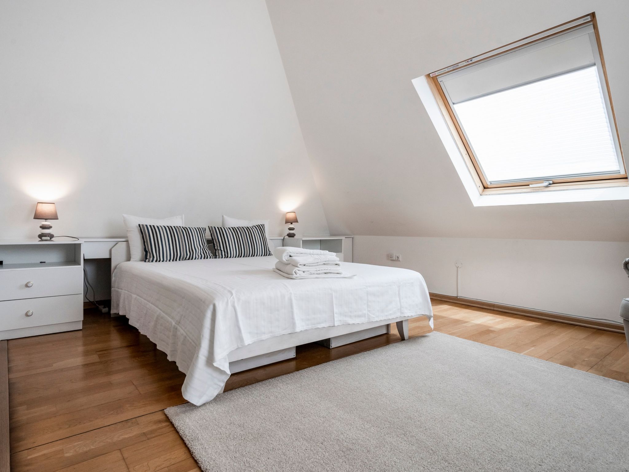 Haus am Flussufer-Binnen