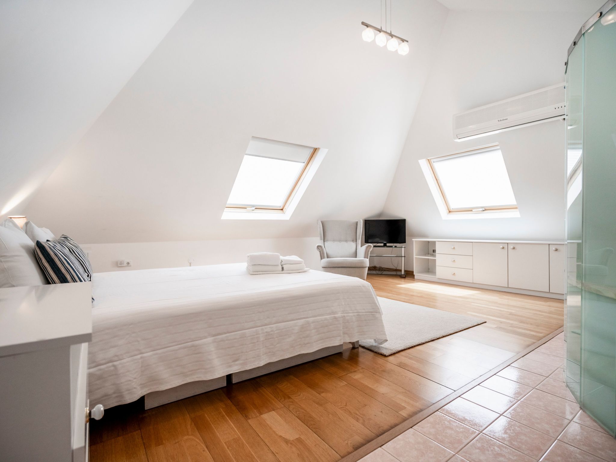 Haus am Flussufer-Binnen