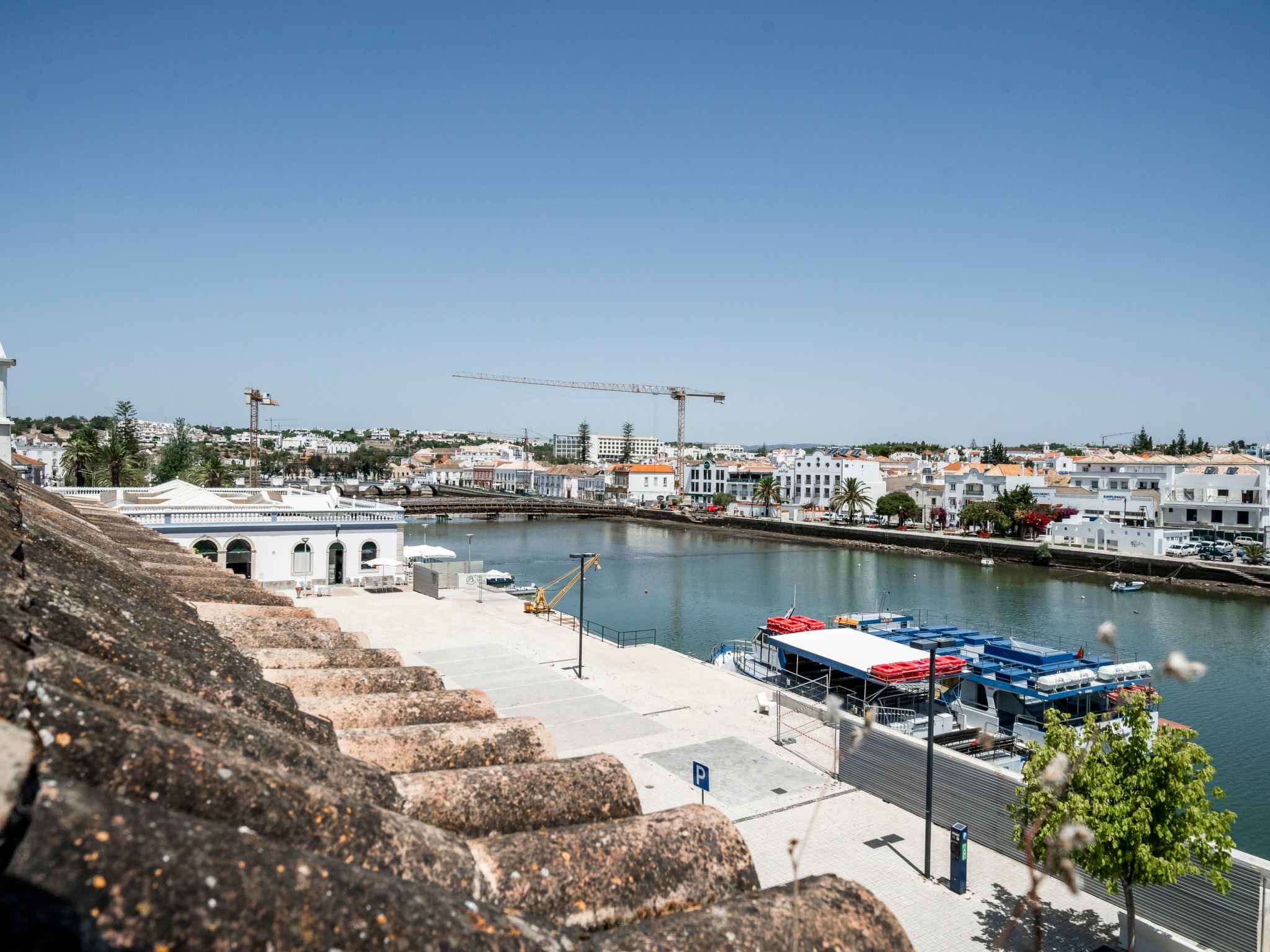 Haus am Flussufer-Binnen