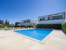 Rustiek appartement nabij strand Cabanas met zwembad en garage - thumbnail 1