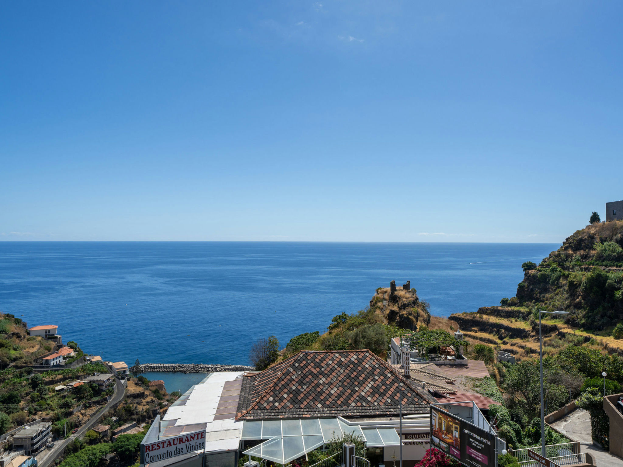 Calheta Hills III - Outside