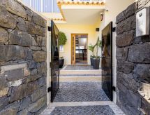 Luxuriöses Escape Village Calheta mit beheiztem Pool