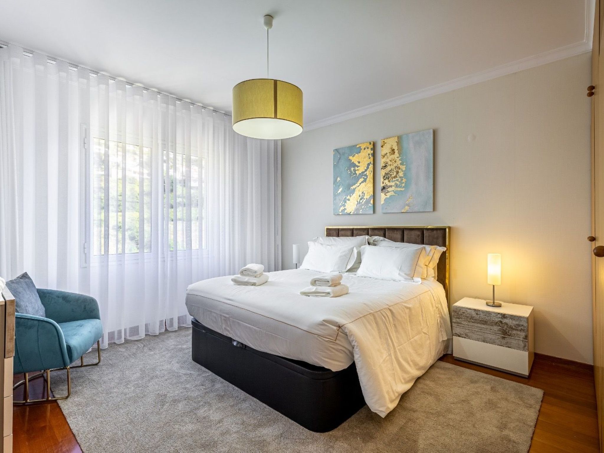 Luxuriöses Escape Village Calheta mit beheiztem Pool-Binnen