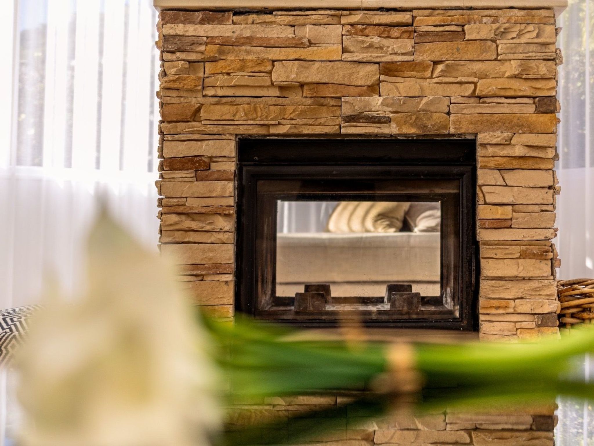 Luxuriöses Escape Village Calheta mit beheiztem Pool-Binnen