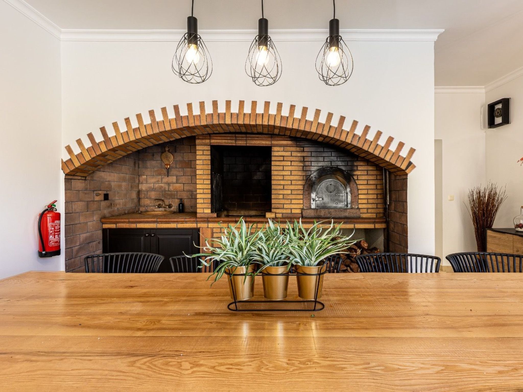 Luxuriöses Escape Village Calheta mit beheiztem Pool-Binnen