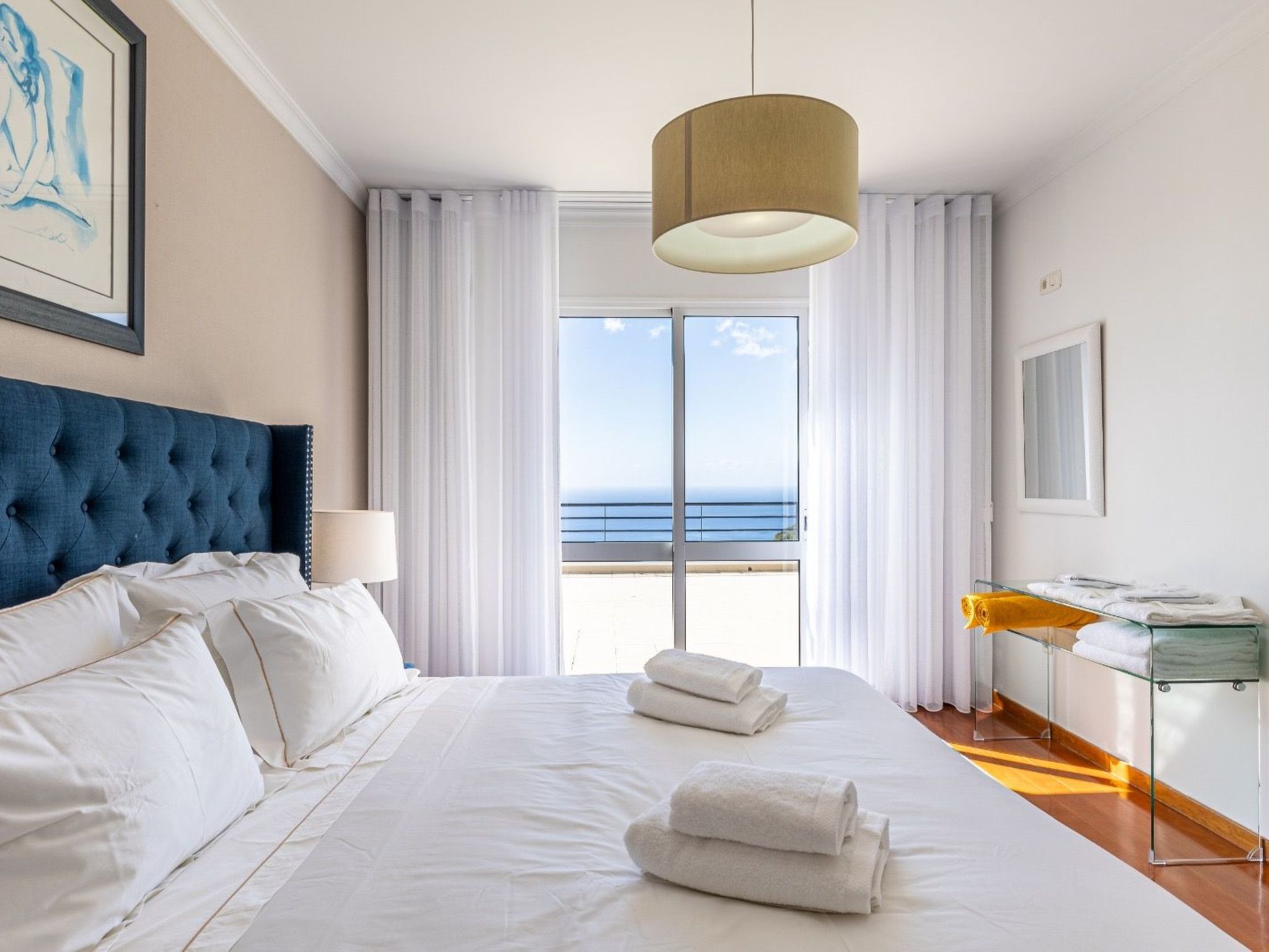 Luxuriöses Escape Village Calheta mit beheiztem Pool-Binnen