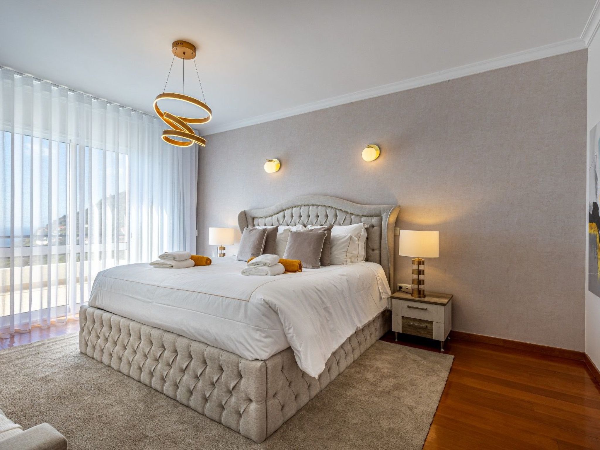 Luxuriöses Escape Village Calheta mit beheiztem Pool-Binnen