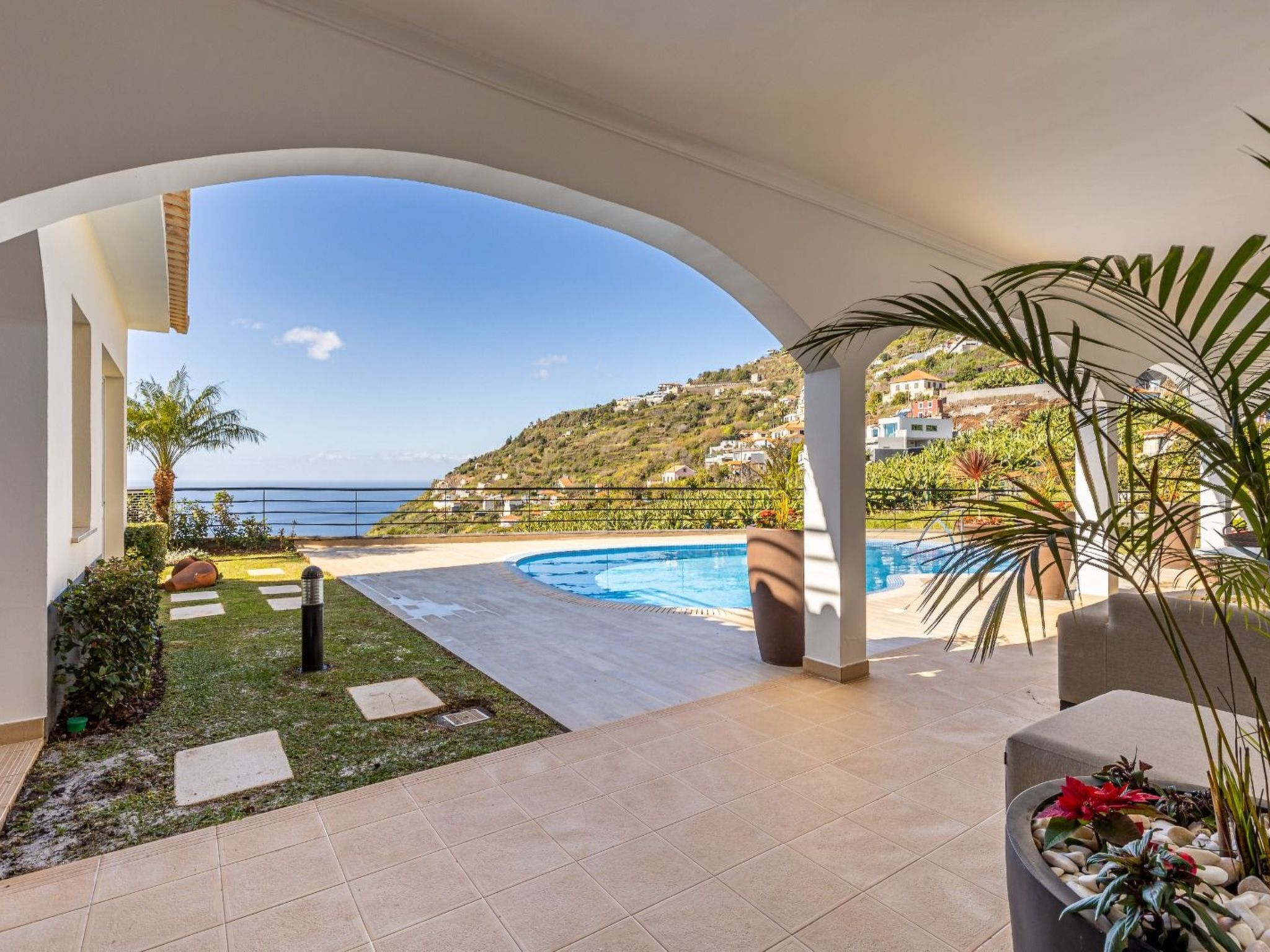 Finca "Calheta" mit Blick auf das Wasser-Binnen