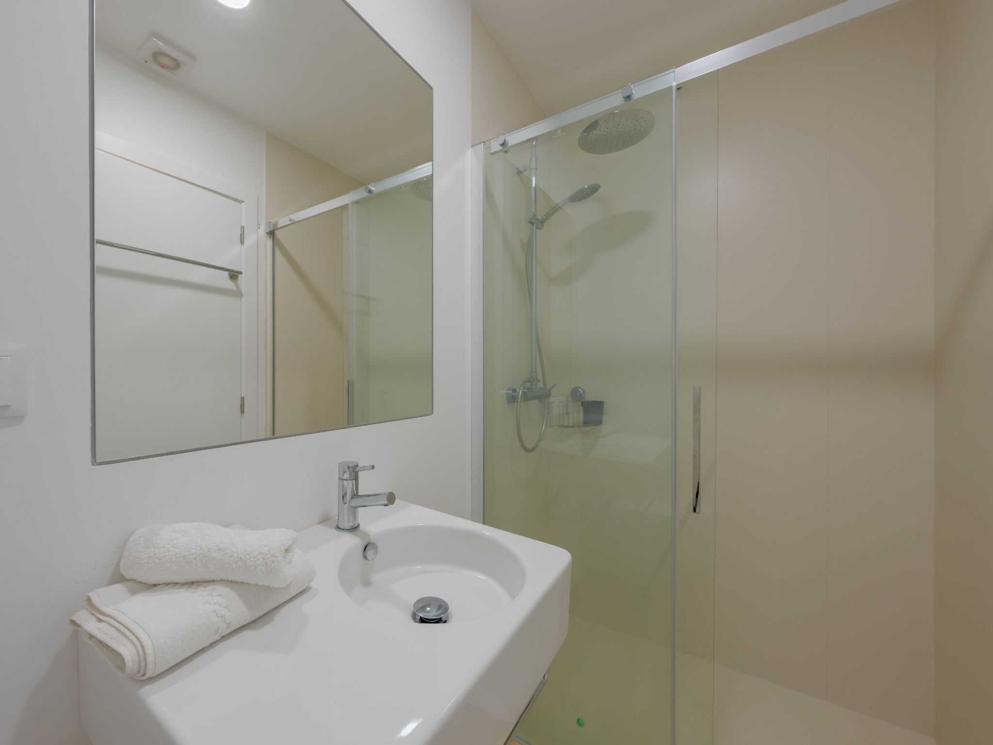 Studio mit Wi-Fi-Drinnen