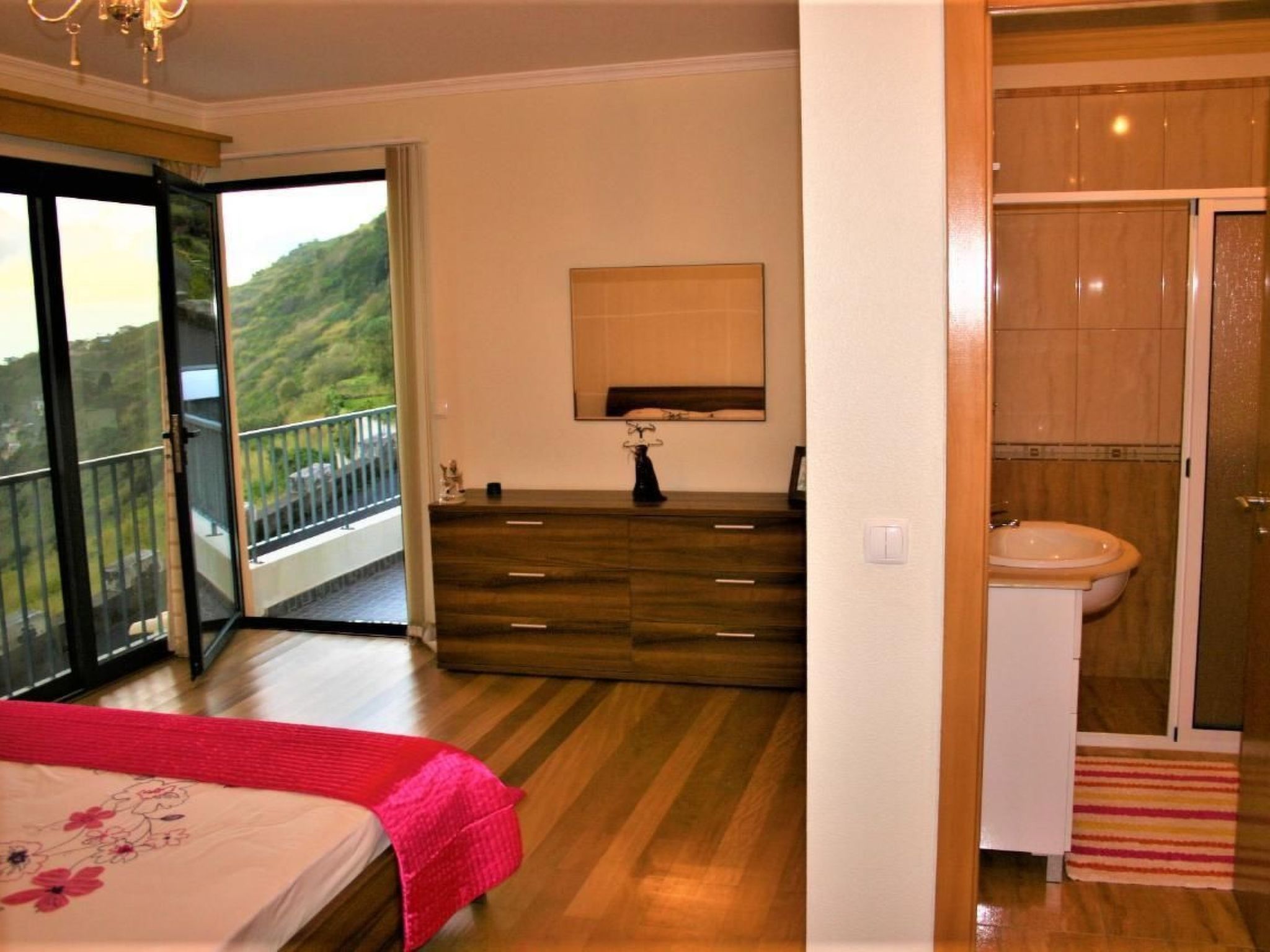 "Silva Sol" mit Blick auf das Wasser — Bedroom (5 of 9)