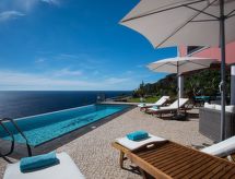 Ferienvilla mit Infinity Pool