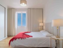 Villa Serena: Luxe privéverblijf met verwarmd zwembad in Arco da Calheta - thumbnail 2