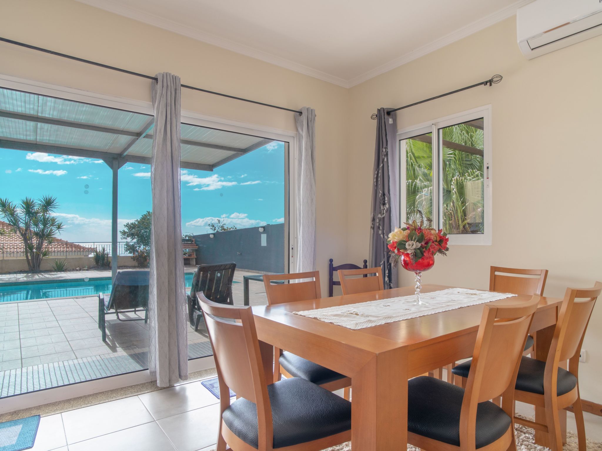 Die Villa Viola befindet sich in Arco da Calheta - Dedans