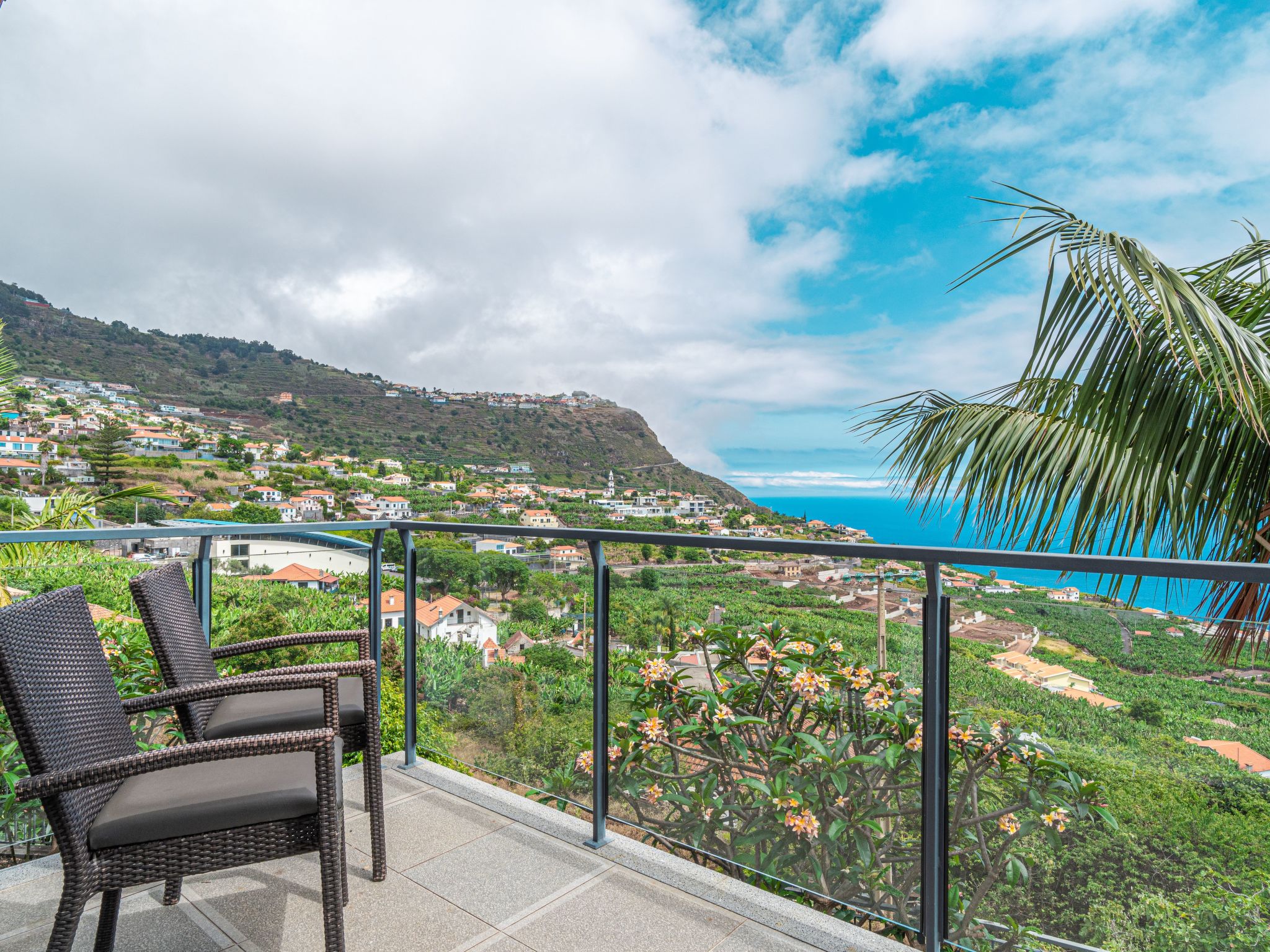 Villa in Arco da Calheta-Buiten