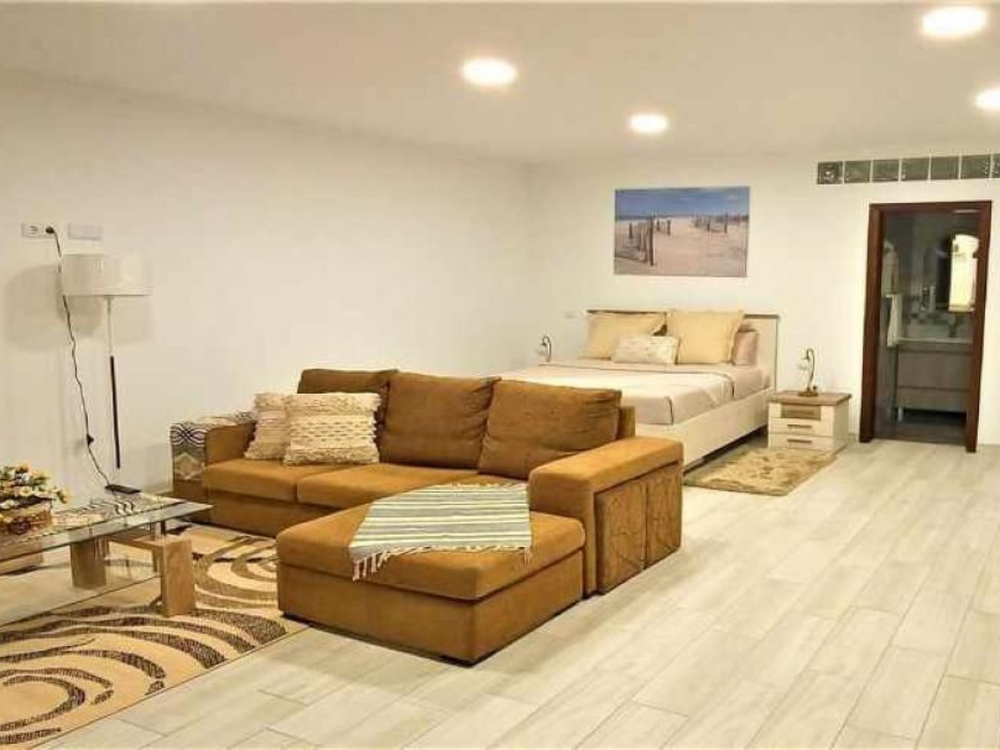 Mit eigenem Pool-Binnen