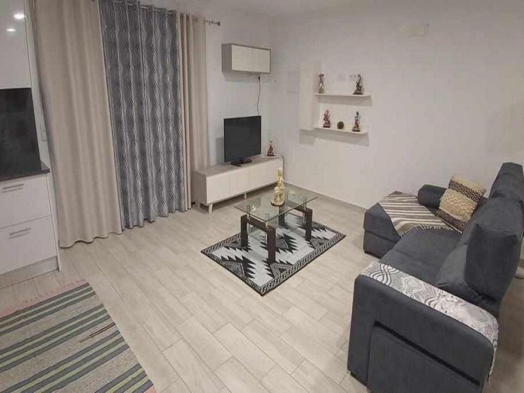 Mit eigenem Pool-Binnen