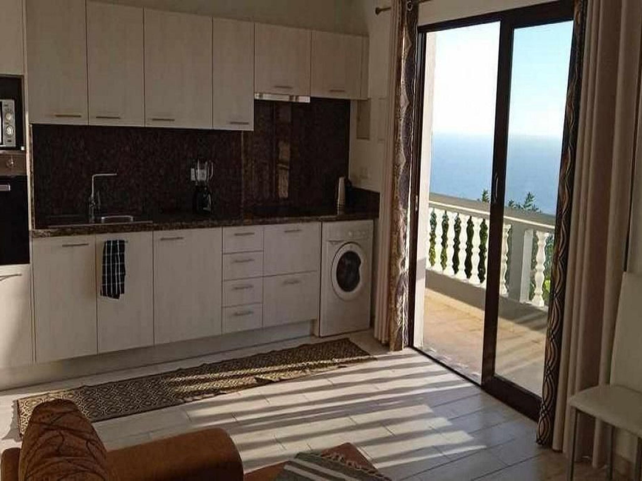 Mit eigenem Pool-Binnen