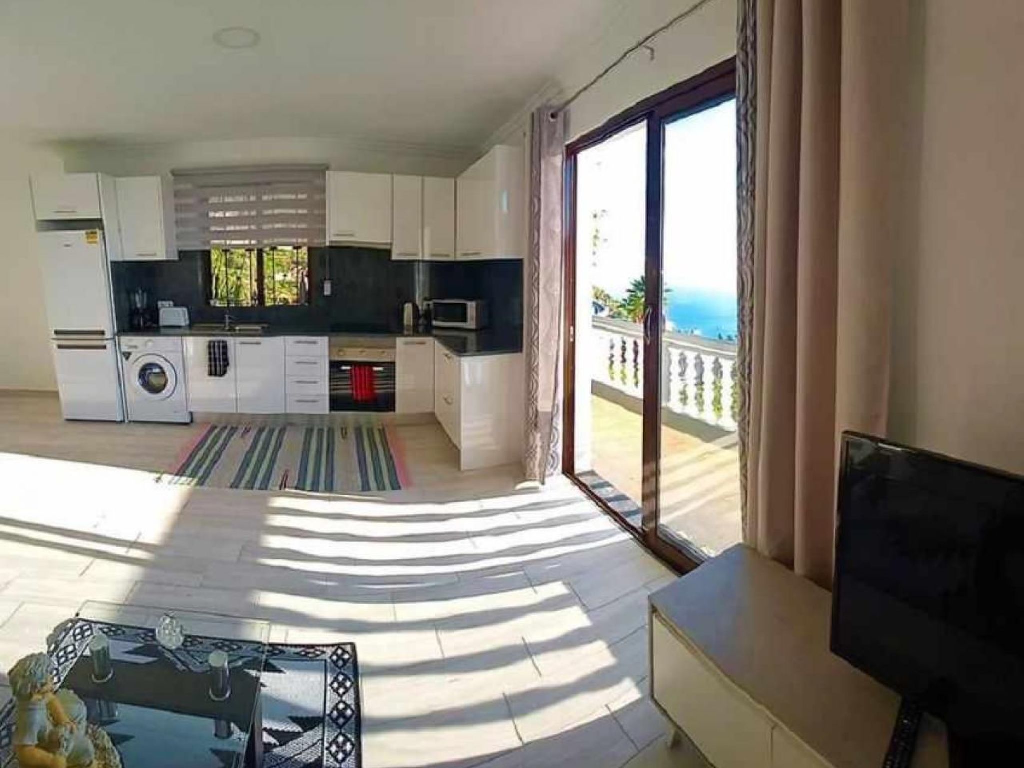 Mit eigenem Pool-Binnen