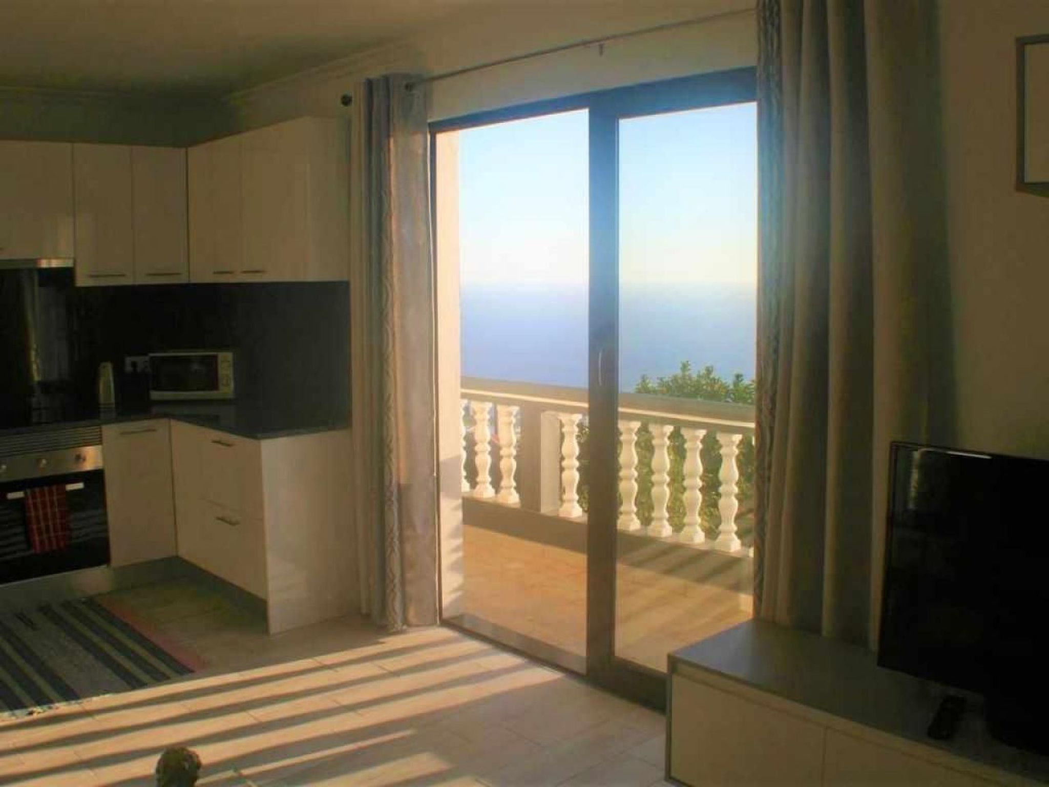 Mit eigenem Pool-Binnen