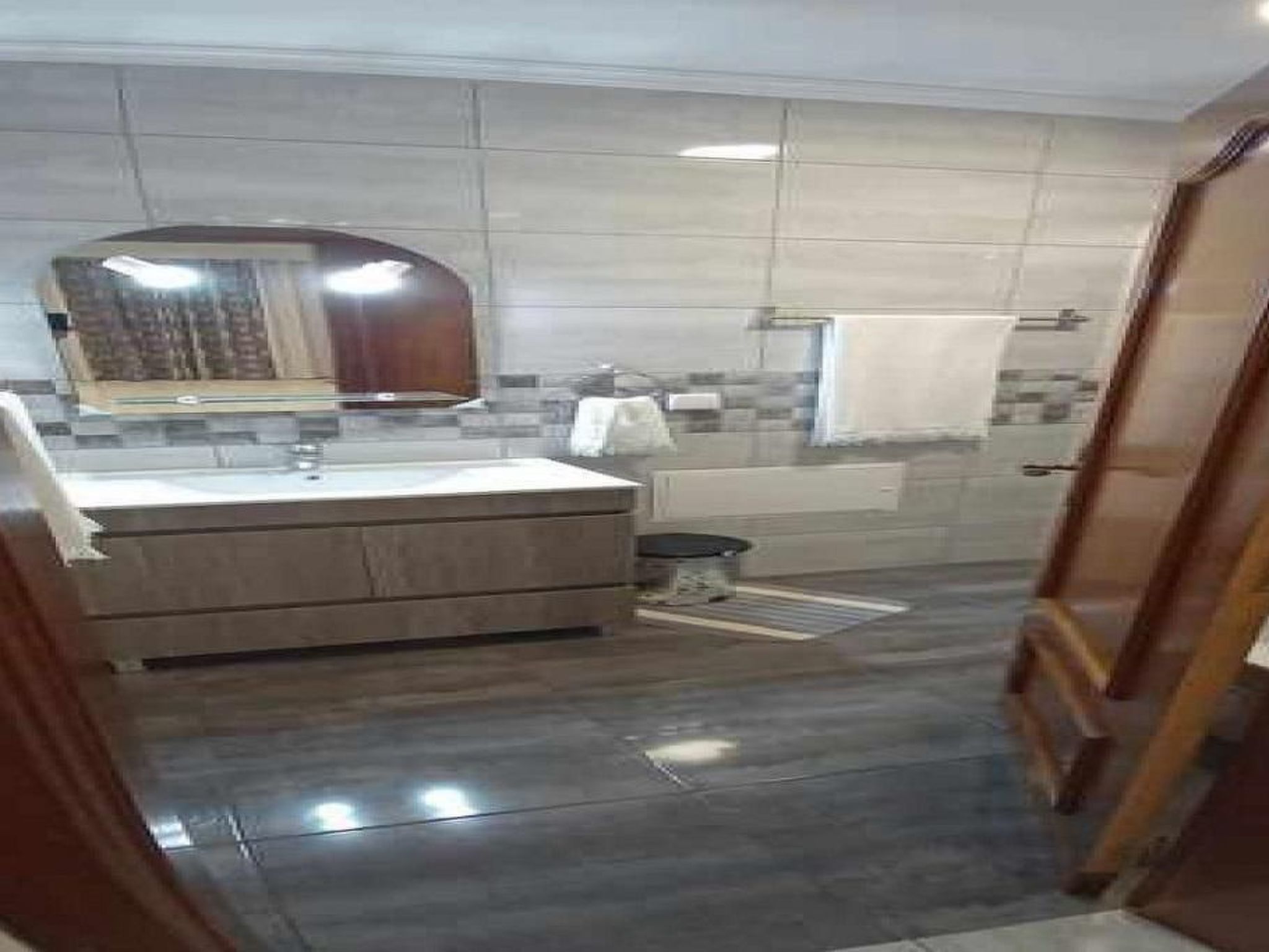 Mit eigenem Pool-Binnen