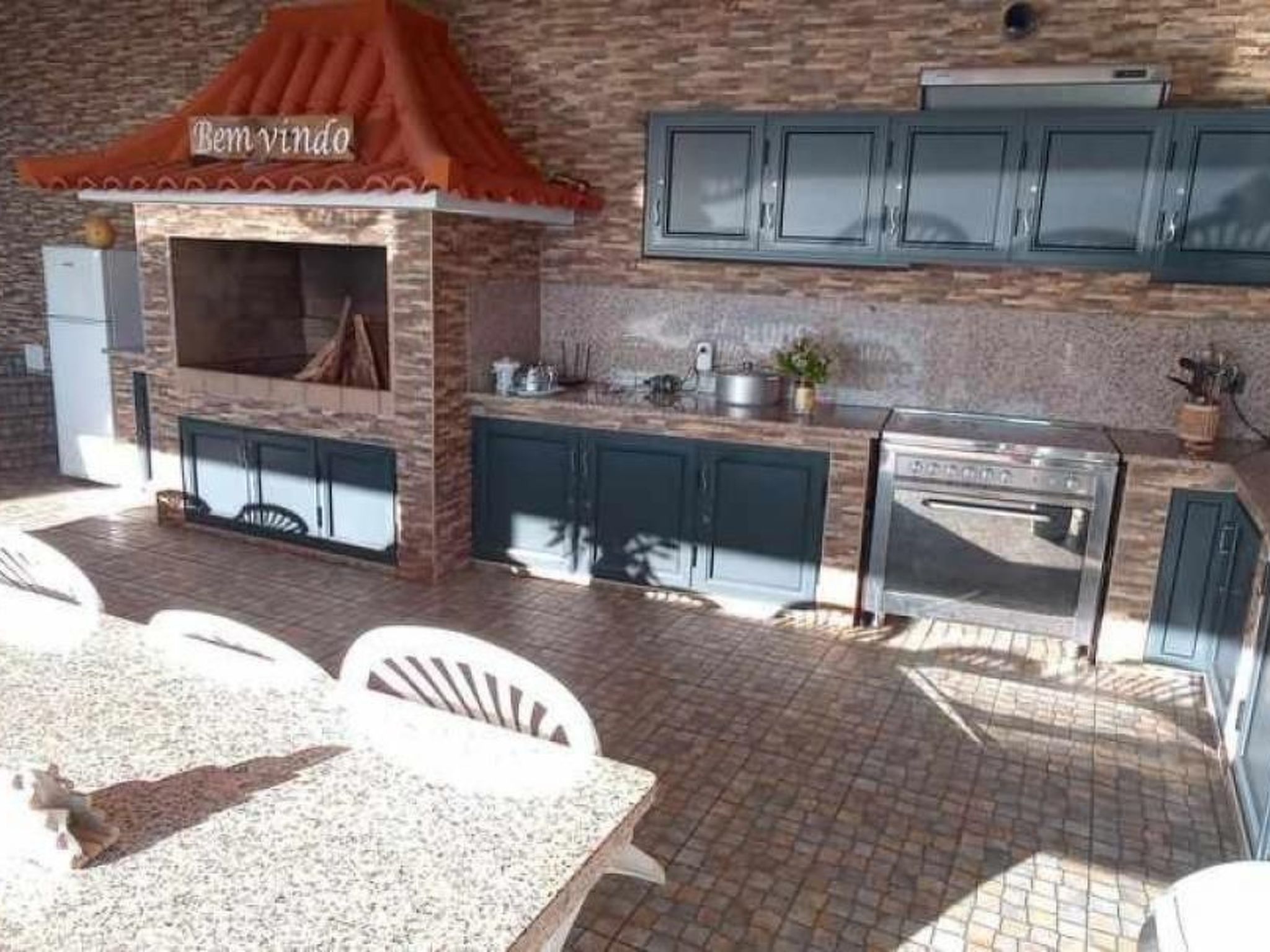 Mit eigenem Pool-Binnen