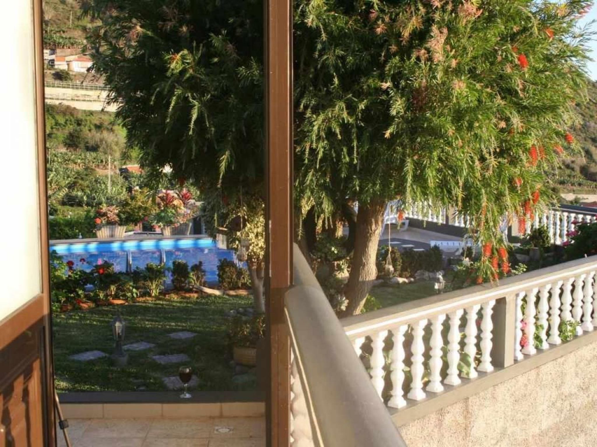 Mit eigenem Pool-Binnen