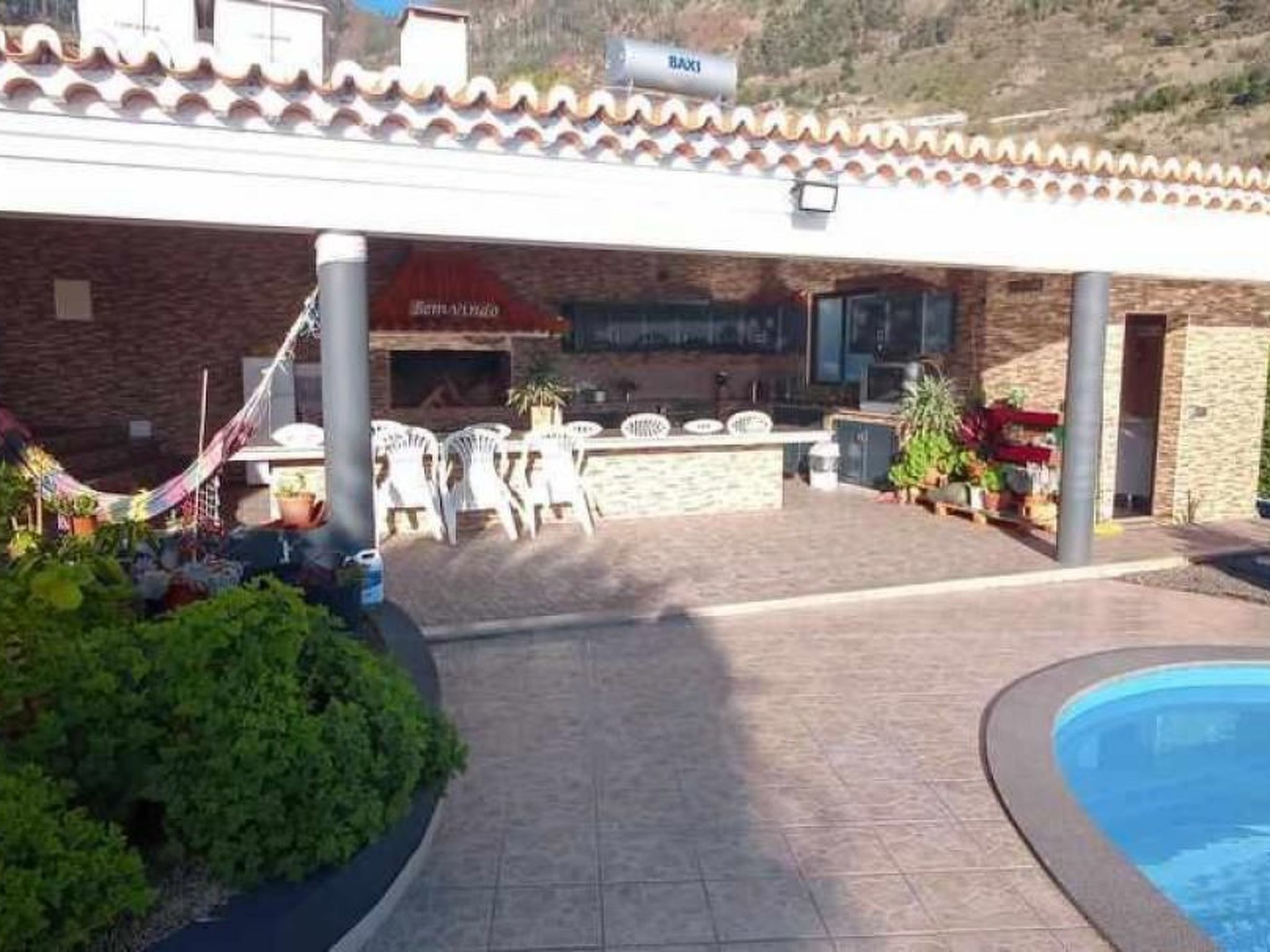 Mit eigenem Pool-Binnen