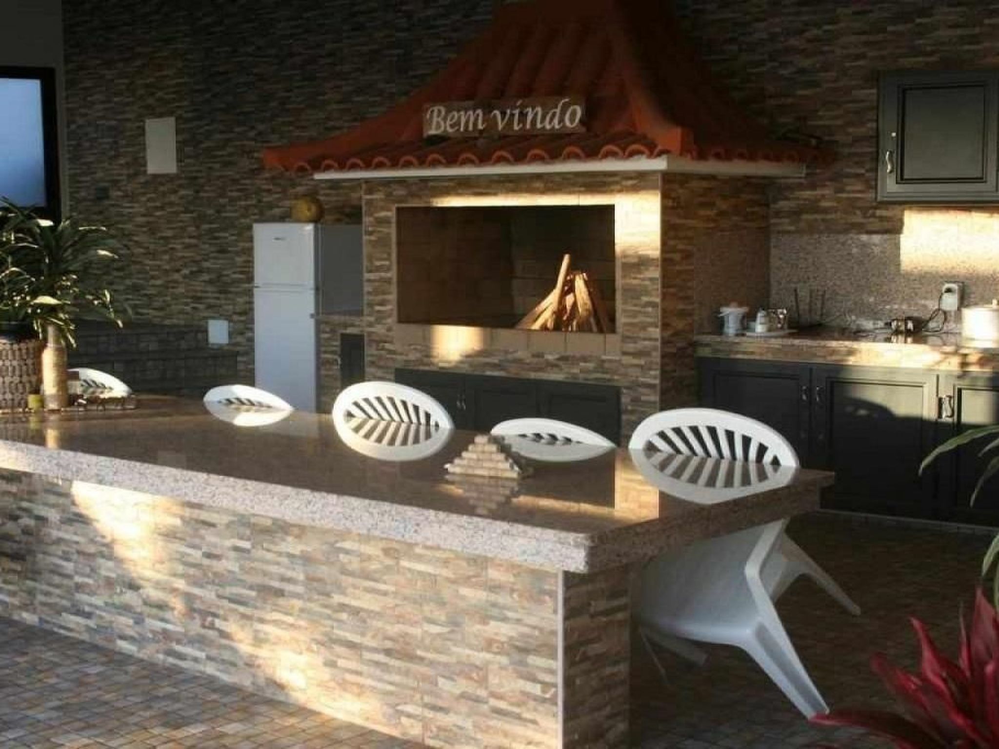 Mit eigenem Pool-Binnen