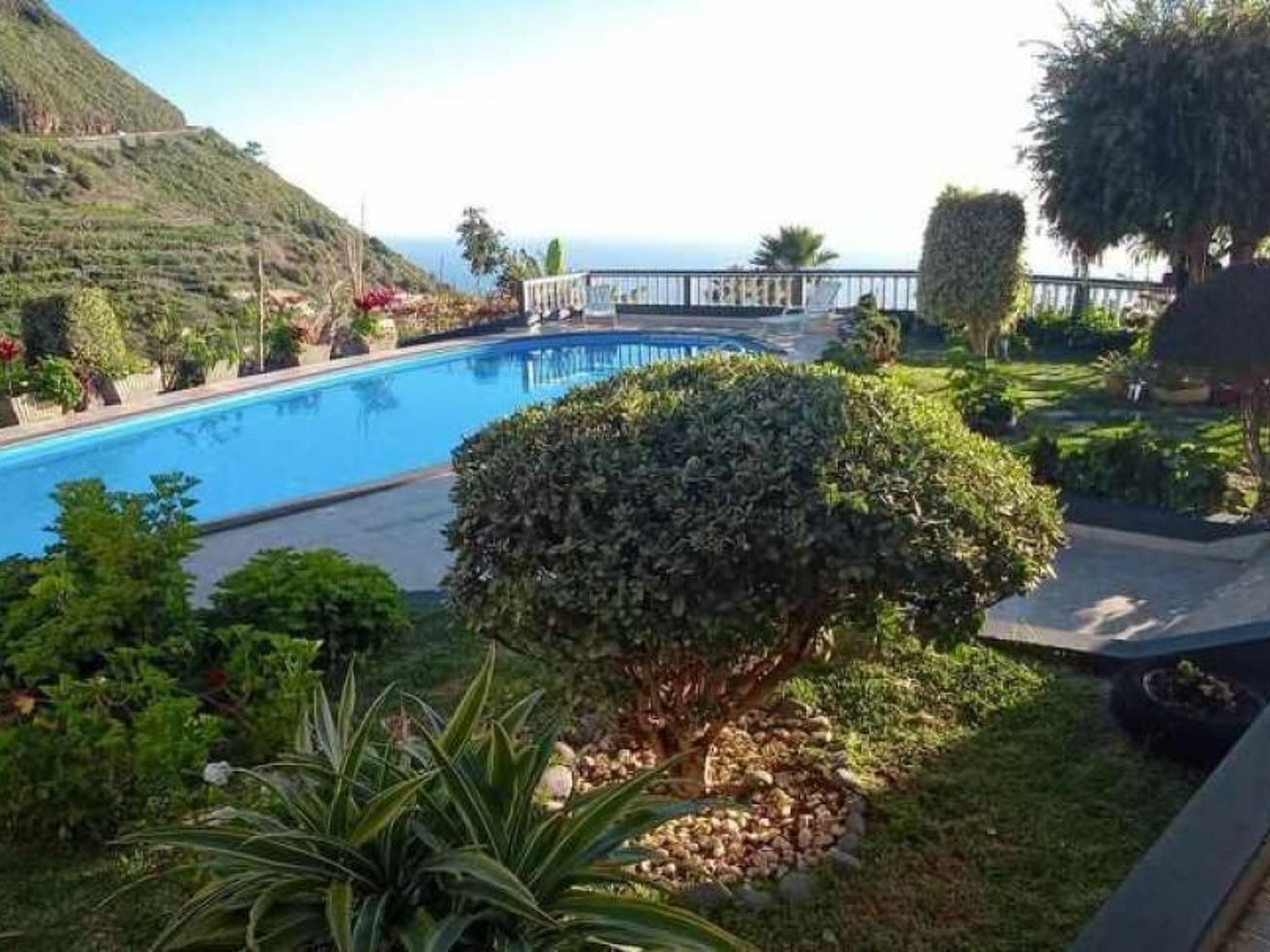 Mit eigenem Pool-Binnen