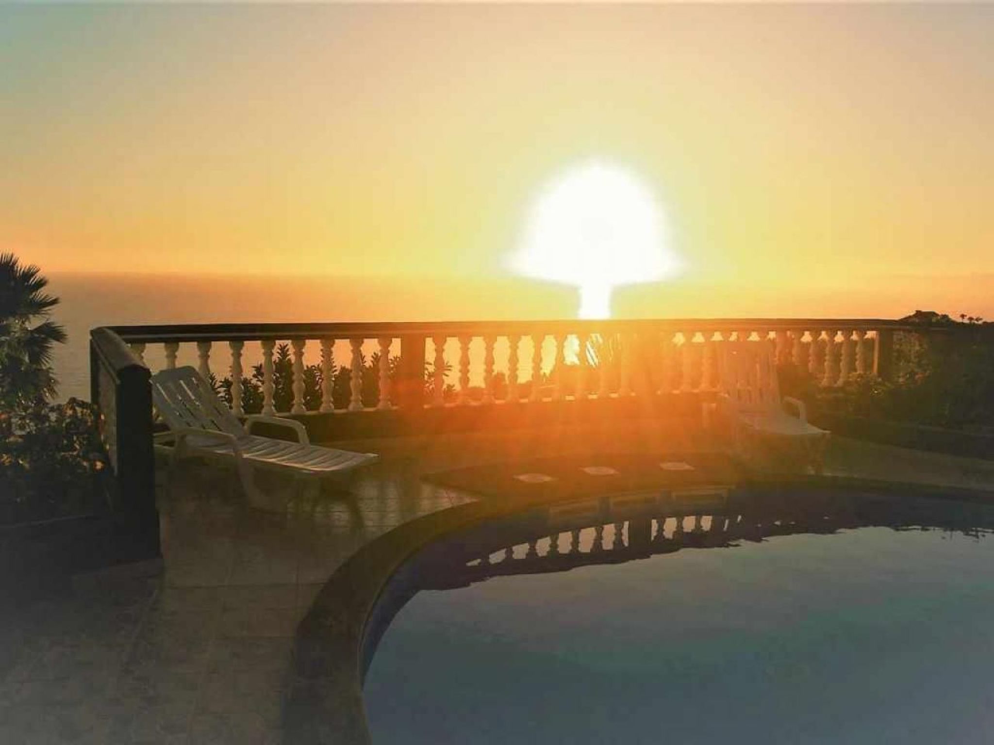 Mit eigenem Pool-Binnen