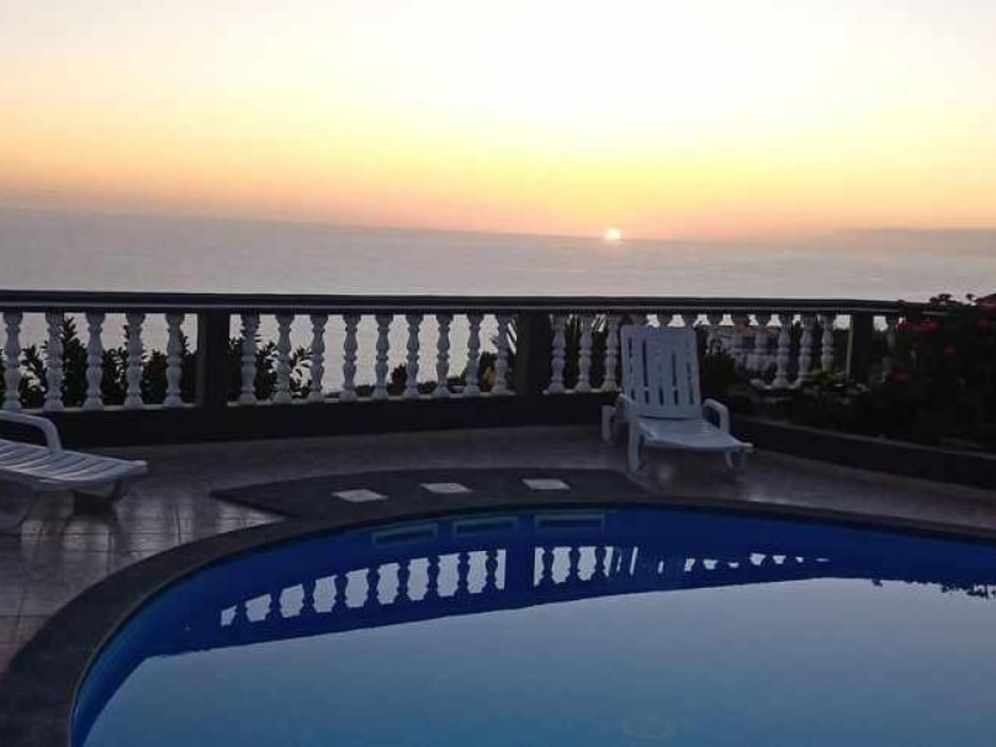 Mit eigenem Pool-Binnen