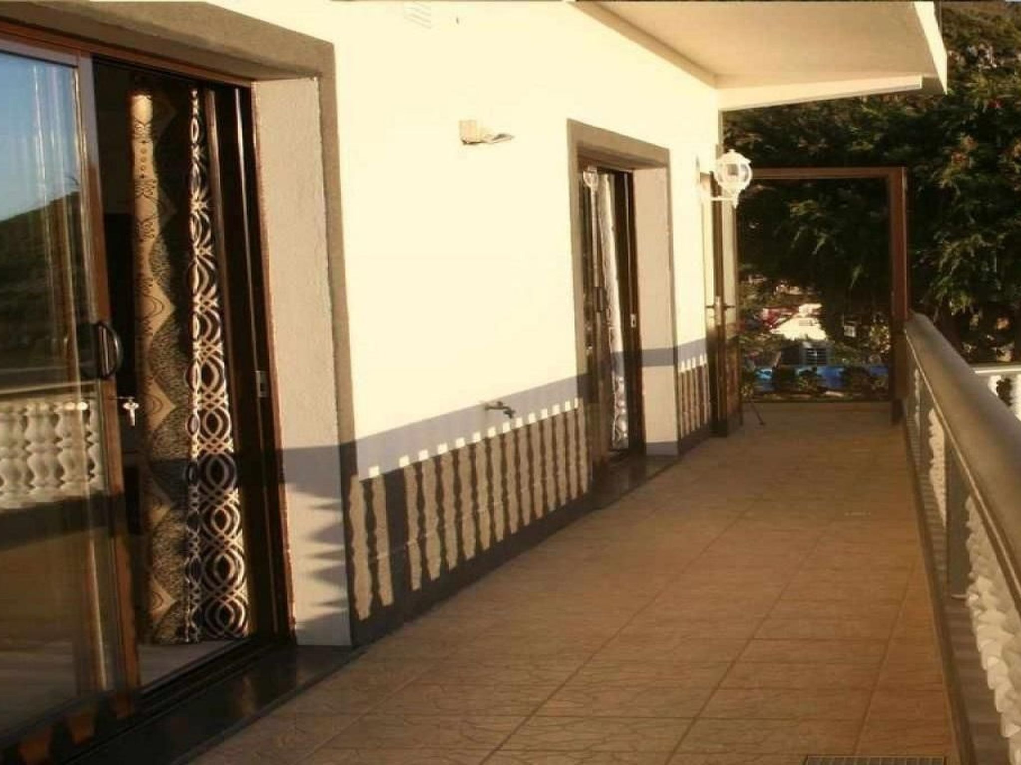 Mit eigenem Pool-Binnen