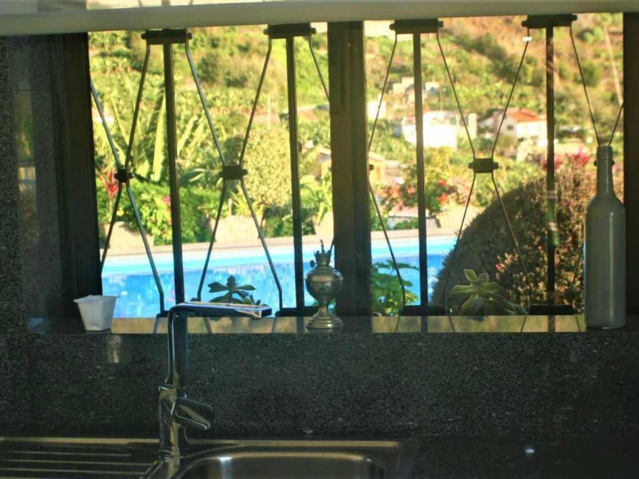 Mit eigenem Pool-Binnen