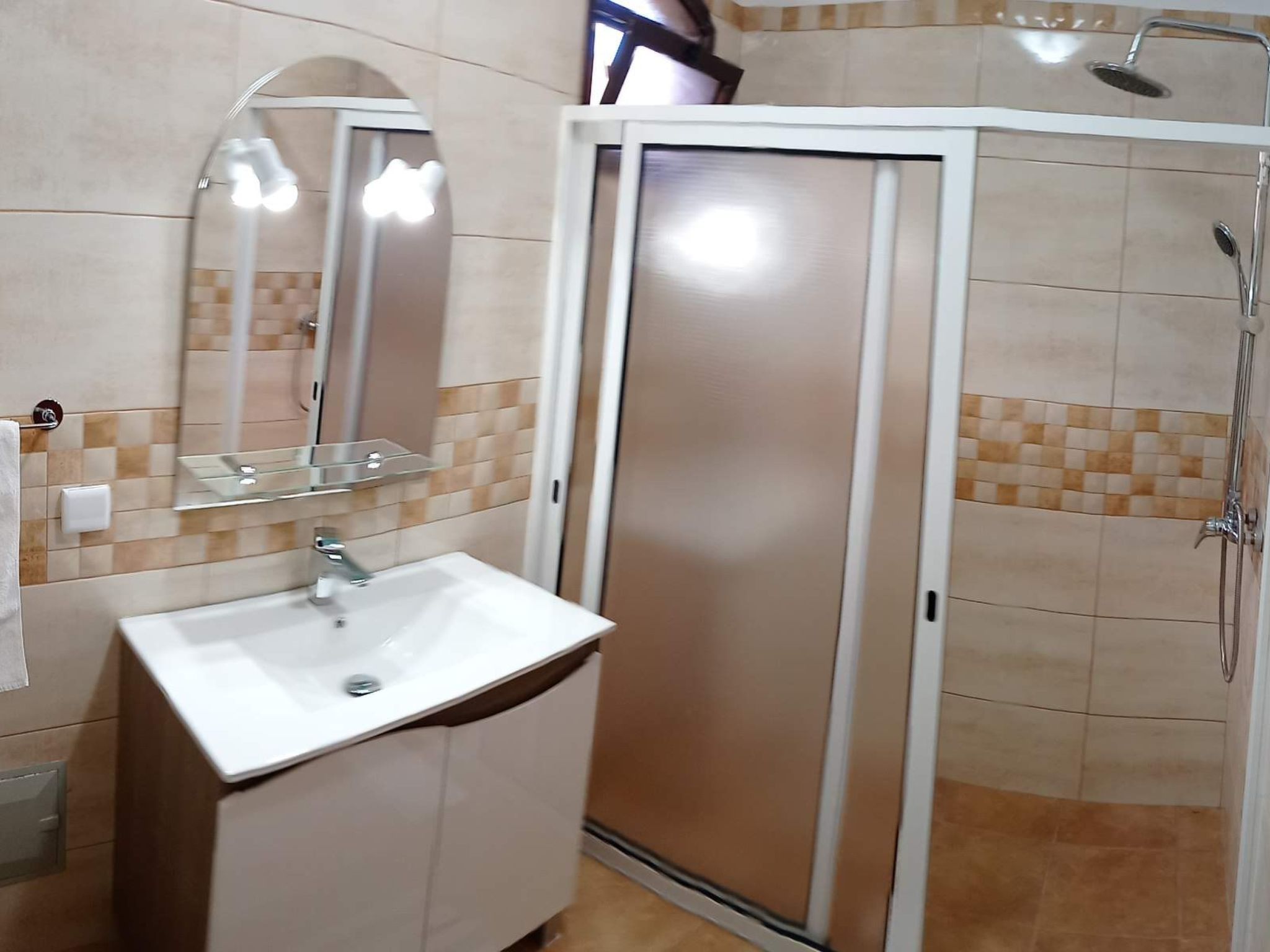 Mit eigenem Pool-Binnen