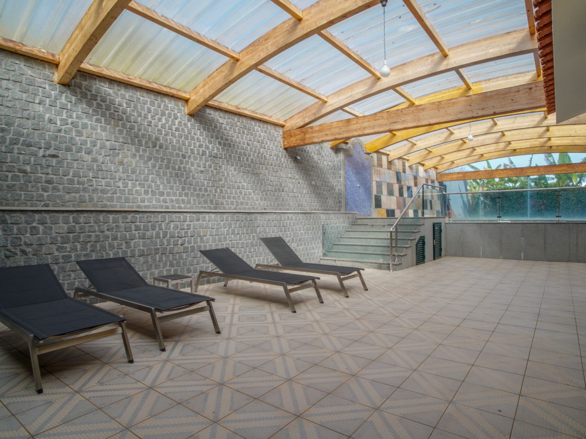 Villa "Jiri House" mit eigenem Garten und Grill-Image-tags.info