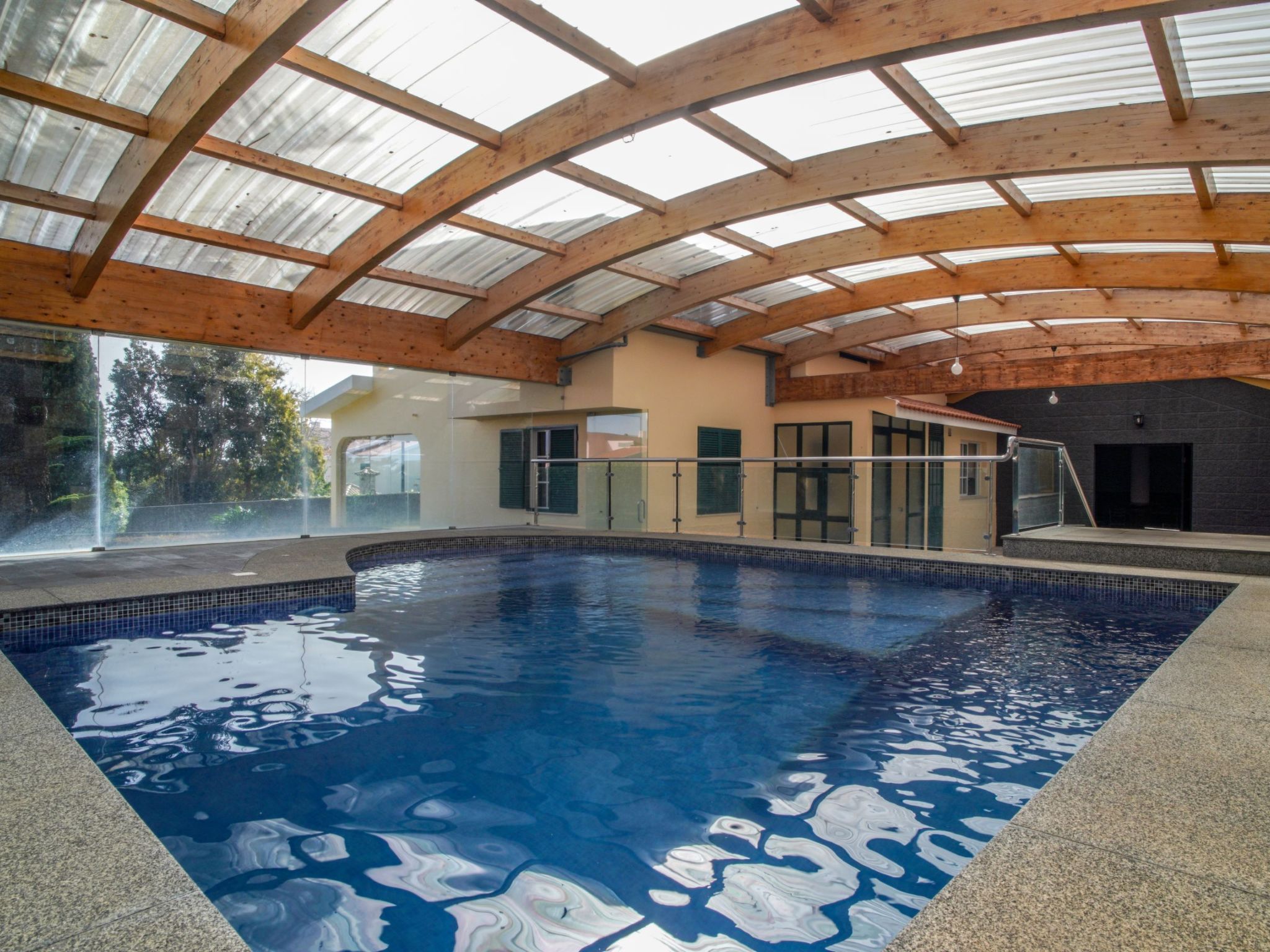 Villa "Jiri House" mit eigenem Garten und Grill-Image-tags.info